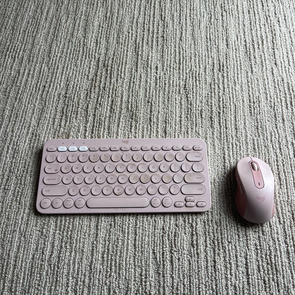 Logitech K380 Multi device Bluetooth Scissor Keyboard Pink + mouse